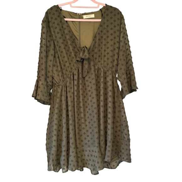 NWT, A Beautiful Soul Olive Flock Spot 3/4 Sleeve Tie Bow V-Neck, Sz 1X - Picture 9 of 15